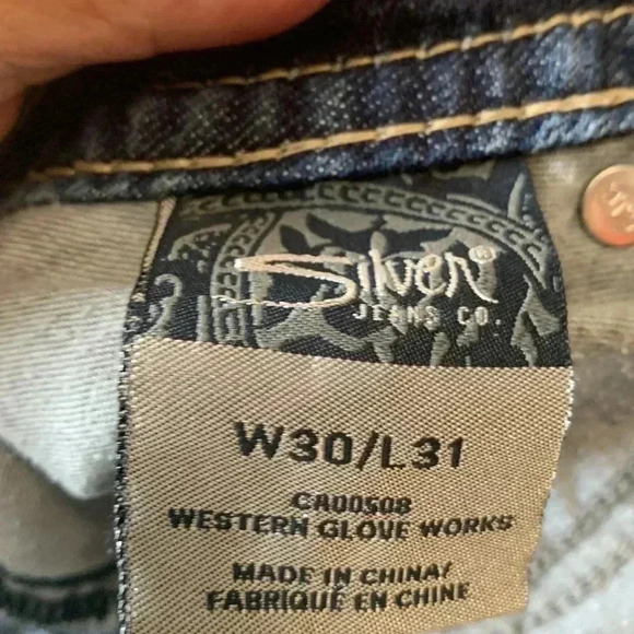 Silver AIKO, Boot Cut  medium weight, light wash, low rise, jeans 30 x 31 - Picture 5 of 10